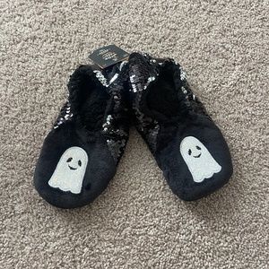 Hyde and Eek! Boutique Women's Halloween Ghost Slipper Socks Size S/M